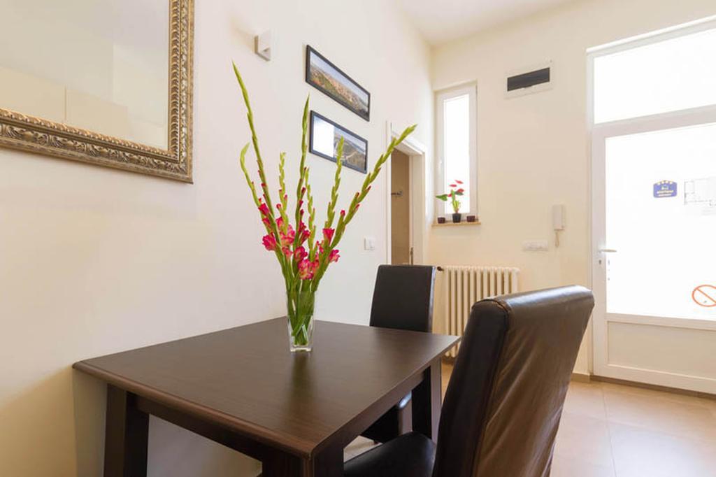 City Break Apartments Chic And Luxury ベオグラード エクステリア 写真
